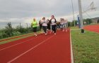 Mila Humek pretekla krog na igrišču