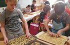 Peka piškotov in bazar na PŠ Kapele